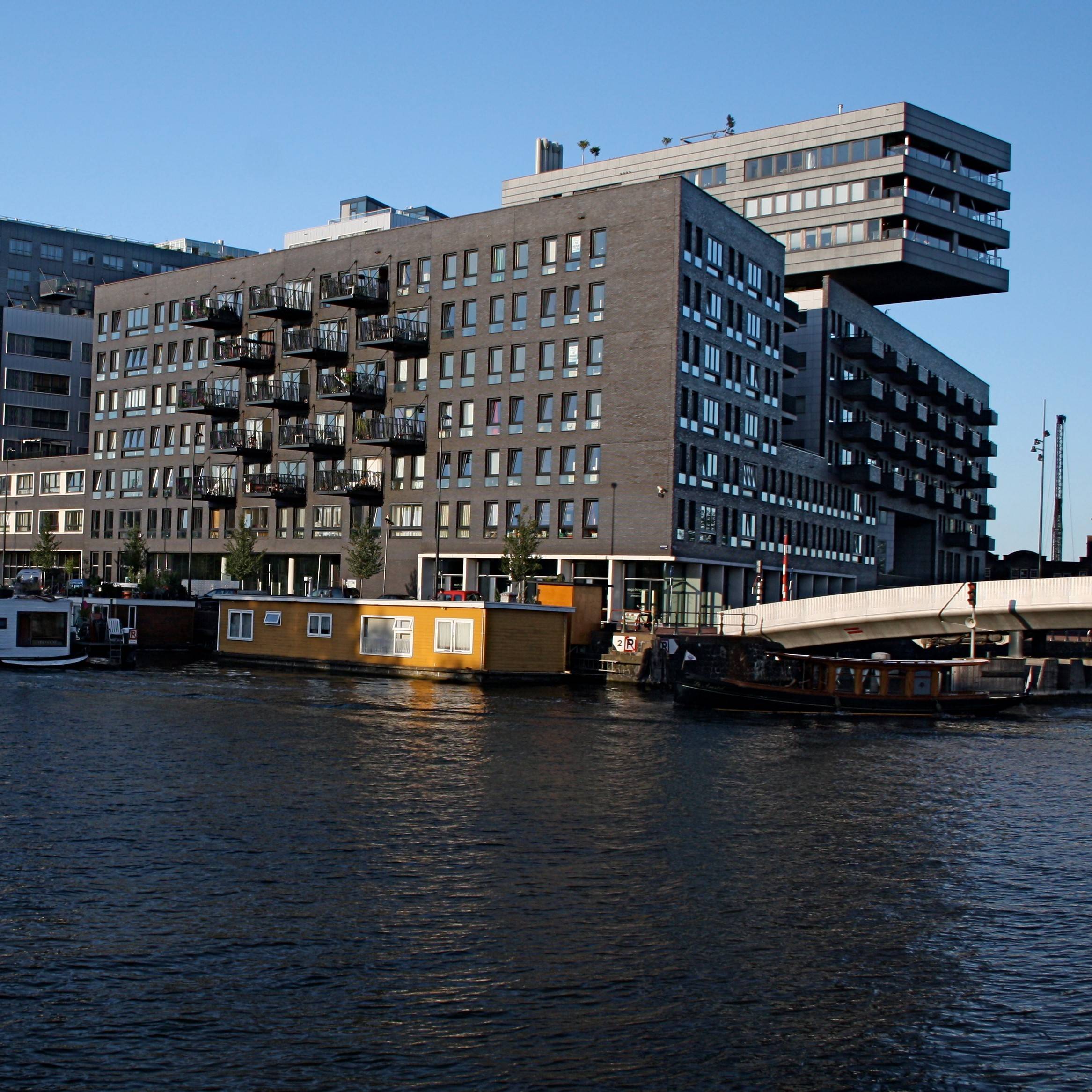Case: Westerdok kiest voor ombouwen armaturen hallen en trappenhuizen